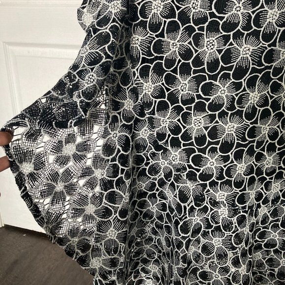 Flowing Black and White Floral Tea Dress, Warehouse - Picture 10 of 10